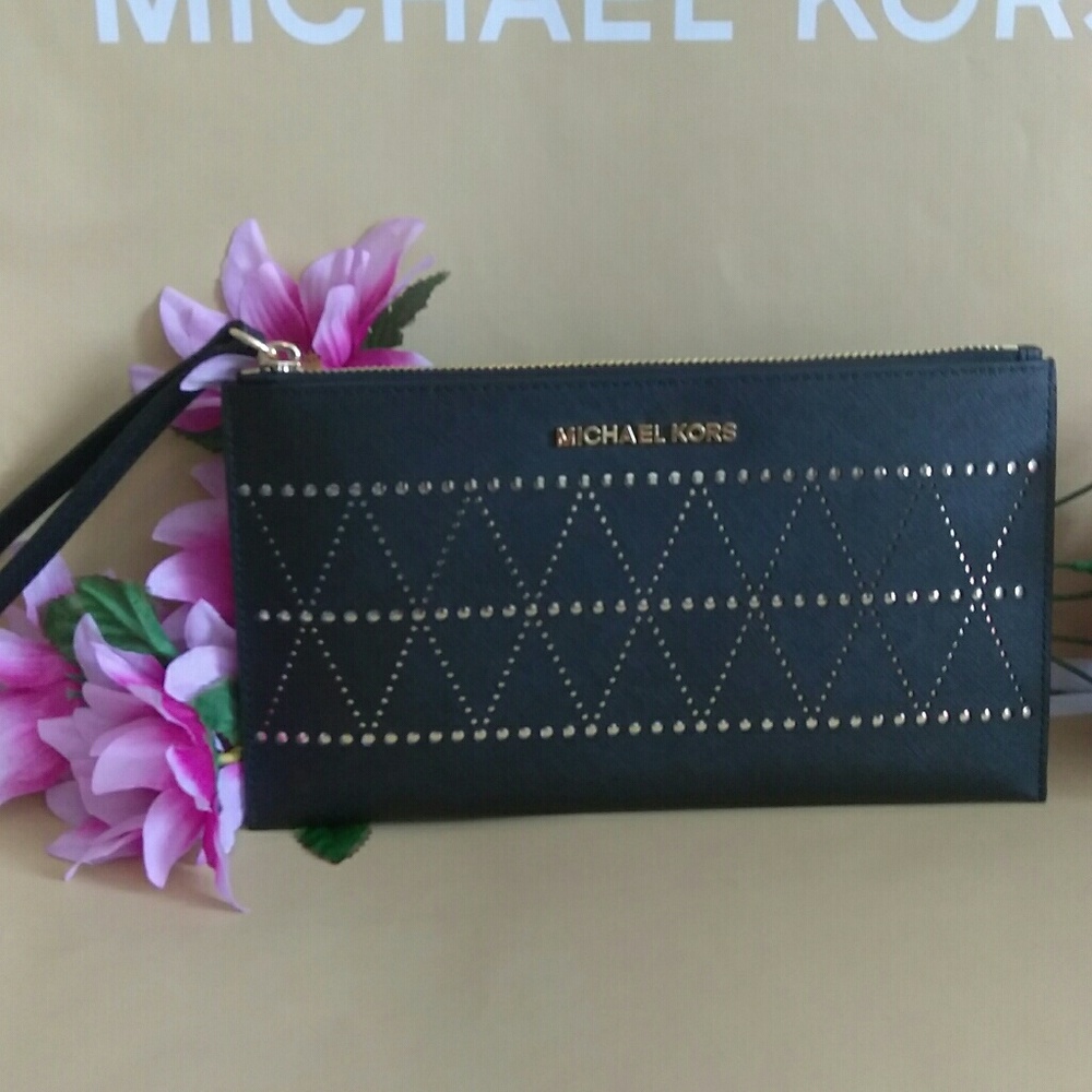 NWT Michael kors writslet / wallet